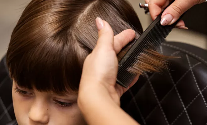 Première coupe de cheveux pour bébé et enfant, Nîmes, Le Comptoir des Ciseaux